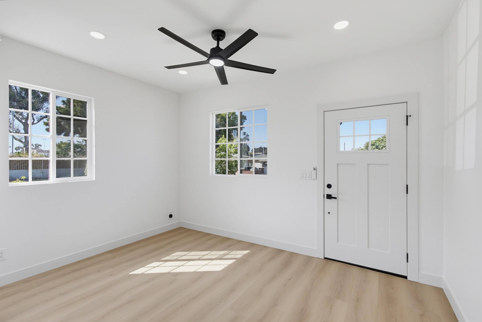 Virtual tour photo 14 of 37 for 3019 Martin Ave