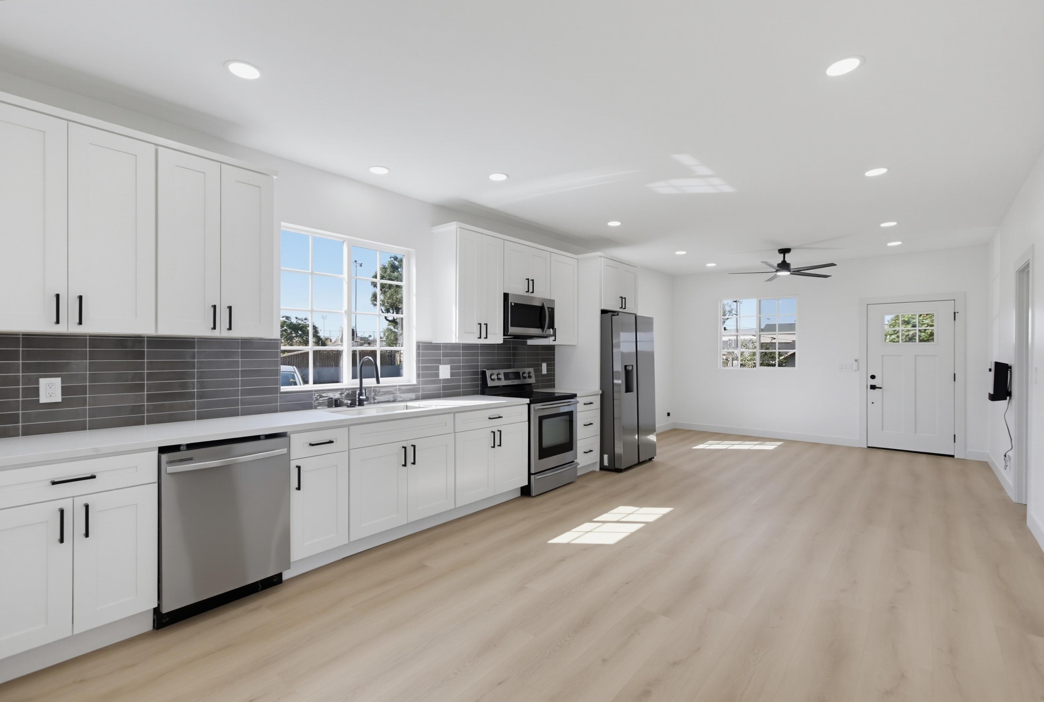 Virtual tour photo 17 of 37 for 3019 Martin Ave