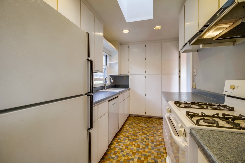 Virtual tour photo 14 of 41 for 3019 Olive St