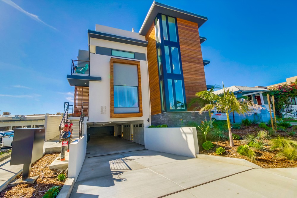 Virtual tour photo 3 of 73 for 3021 Carleton St
