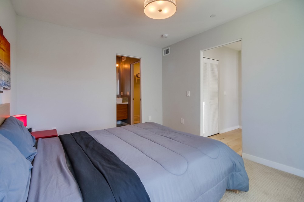 Virtual tour photo 35 of 73 for 3021 Carleton St