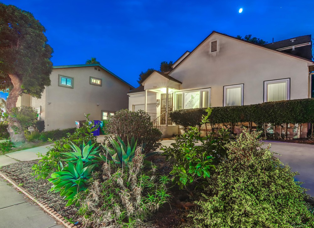 Virtual tour photo 1 of 61 for 3021 Lytton St