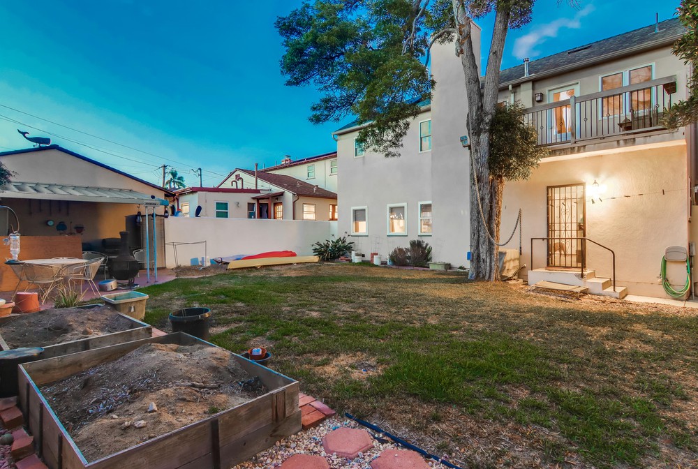 Virtual tour photo 9 of 61 for 3021 Lytton St