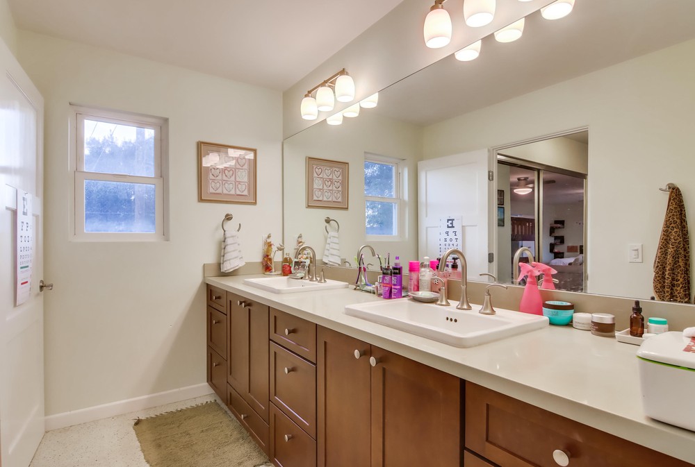 Virtual tour photo 36 of 61 for 3021 Lytton St