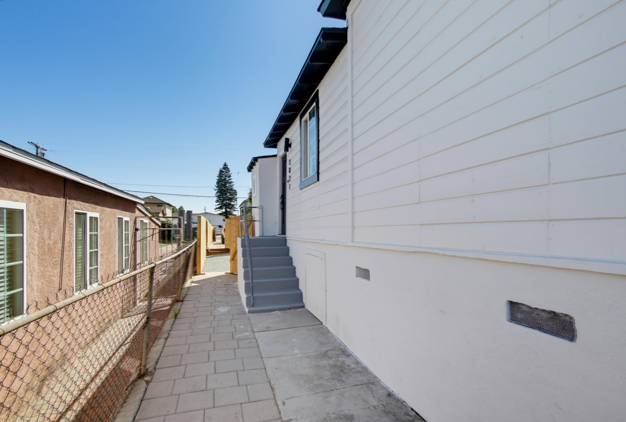 Virtual tour photo 6 of 22 for 3021 Martin Ave