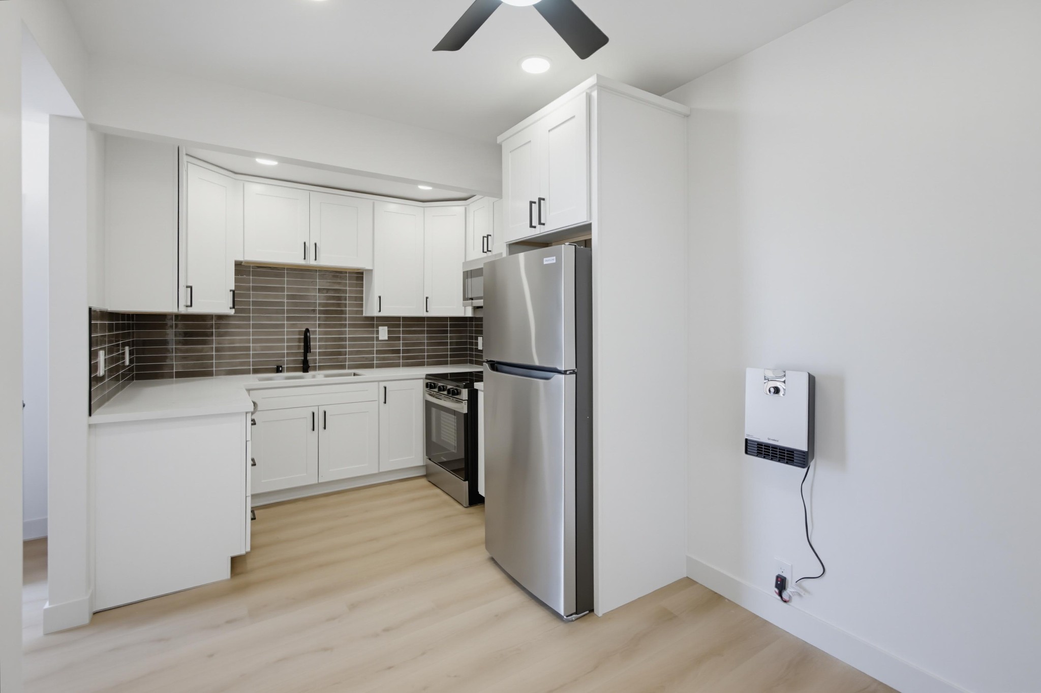 Virtual tour photo 8 of 22 for 3021 Martin Ave