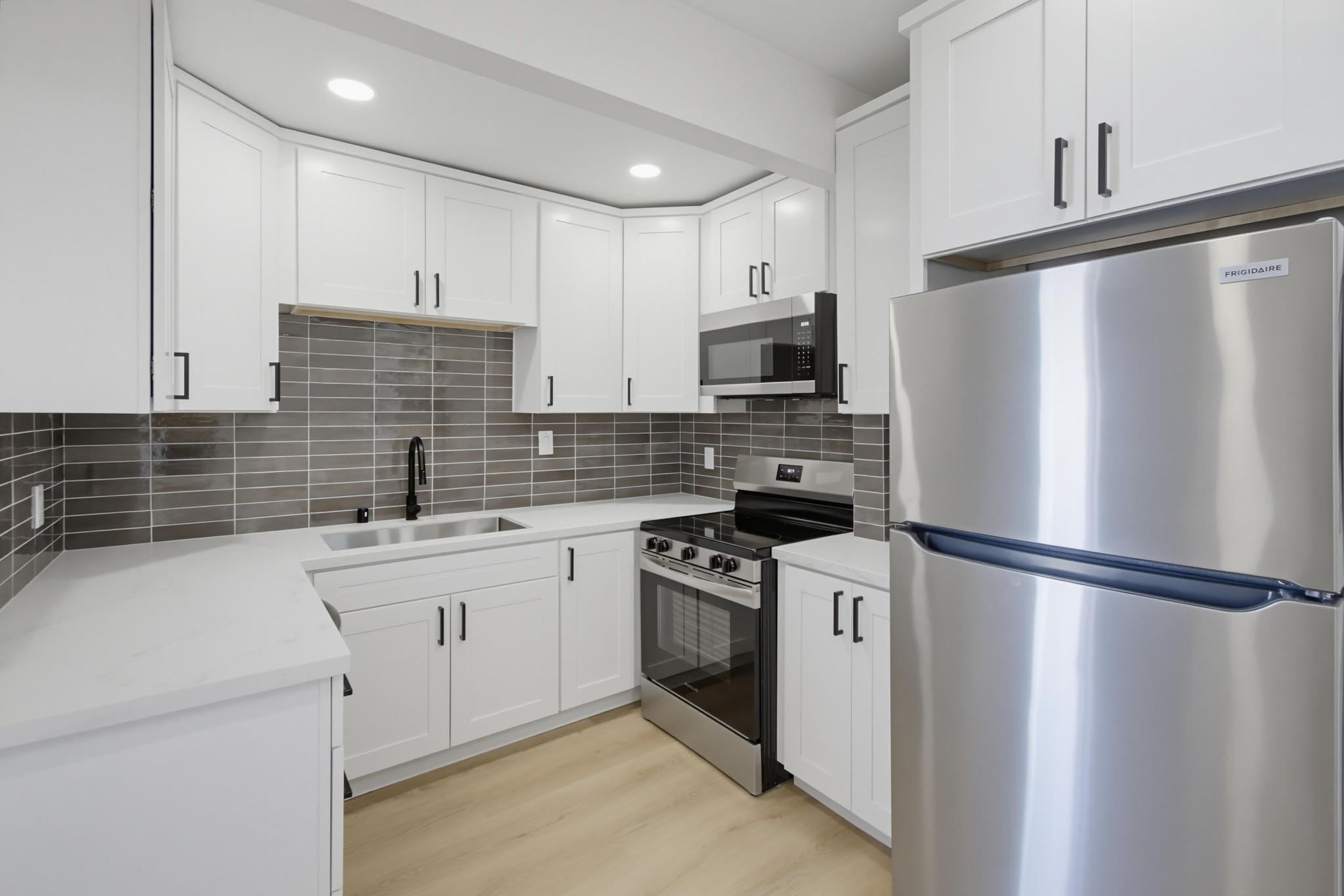 Virtual tour photo 9 of 22 for 3021 Martin Ave