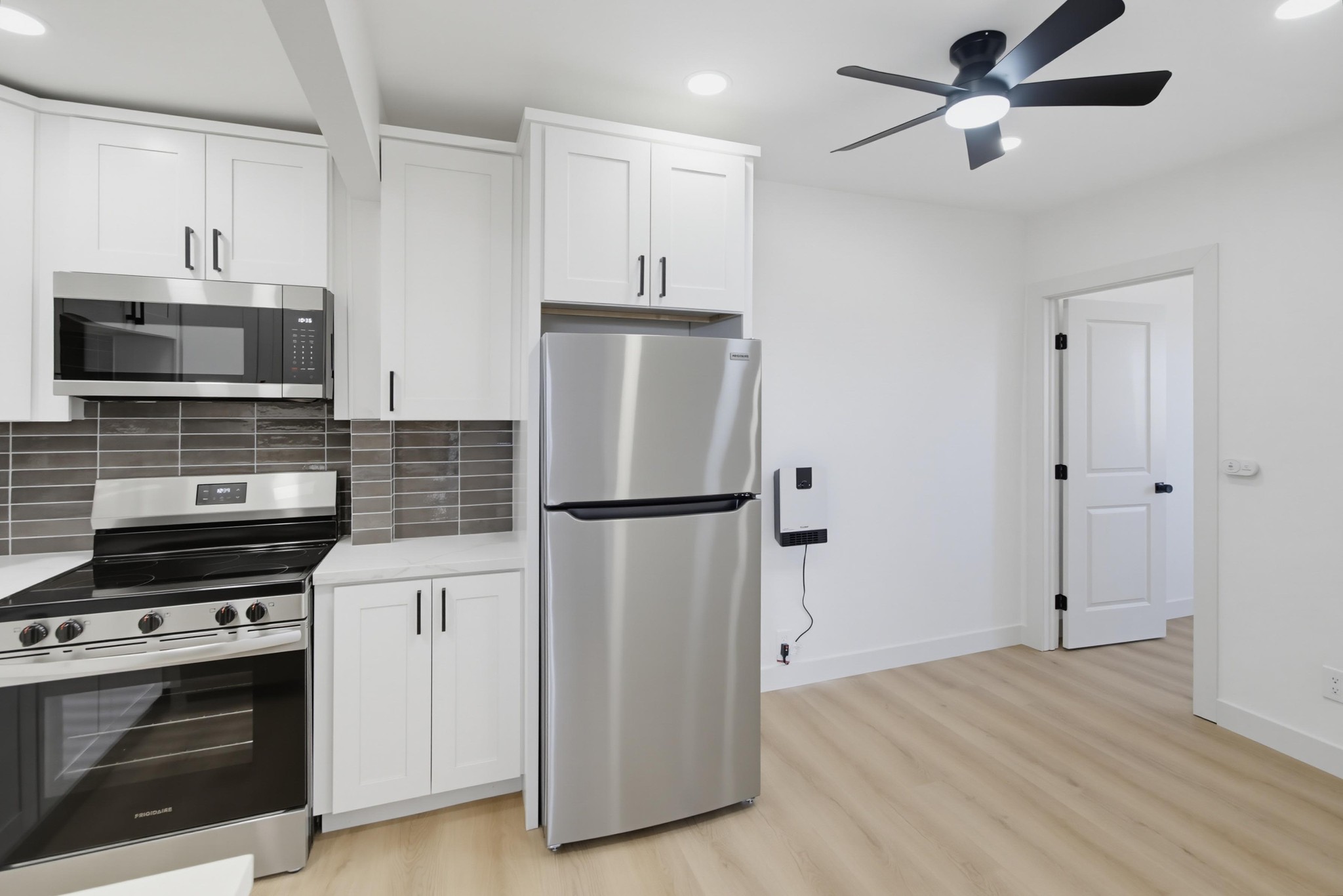 Virtual tour photo 12 of 22 for 3021 Martin Ave