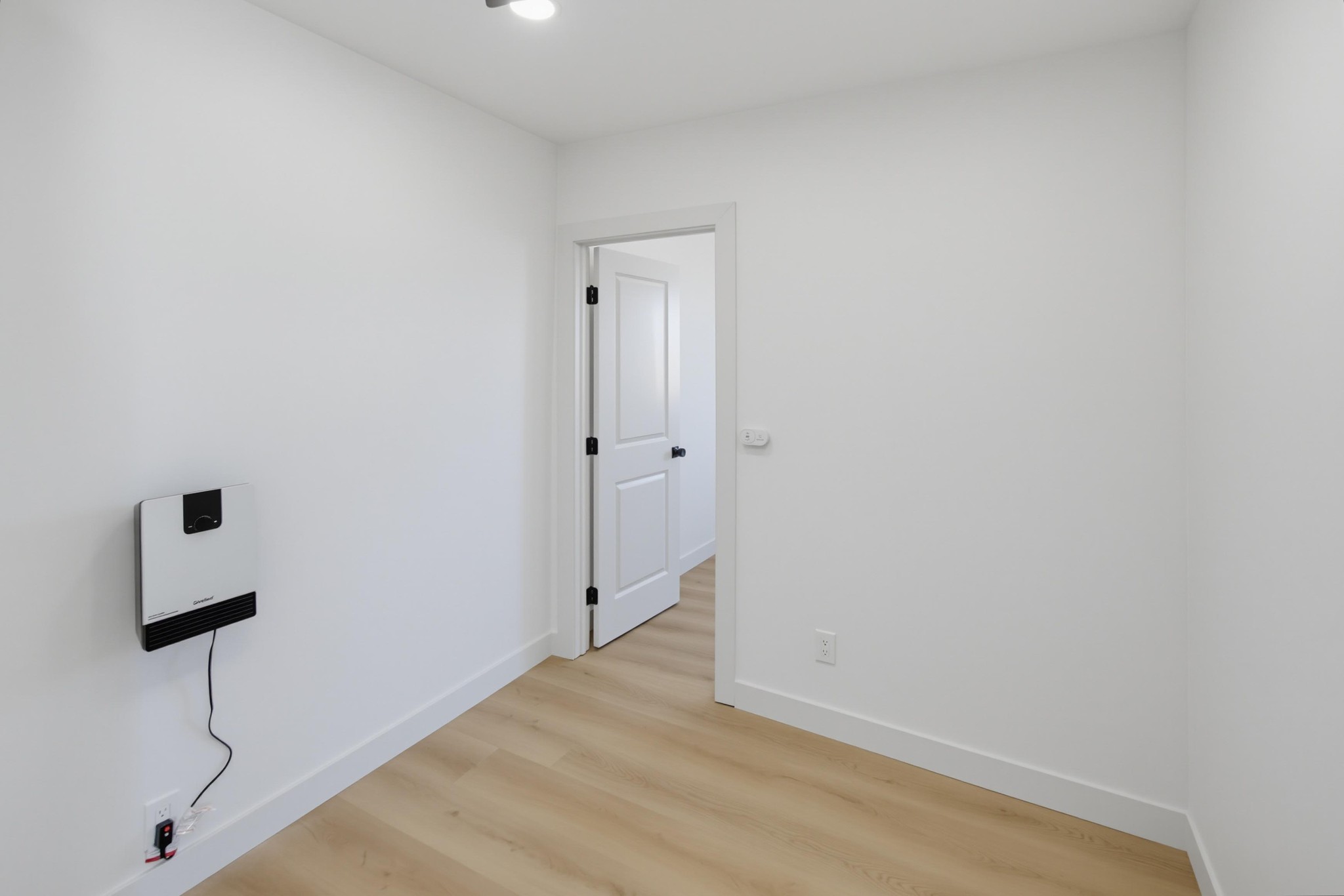 Virtual tour photo 13 of 22 for 3021 Martin Ave
