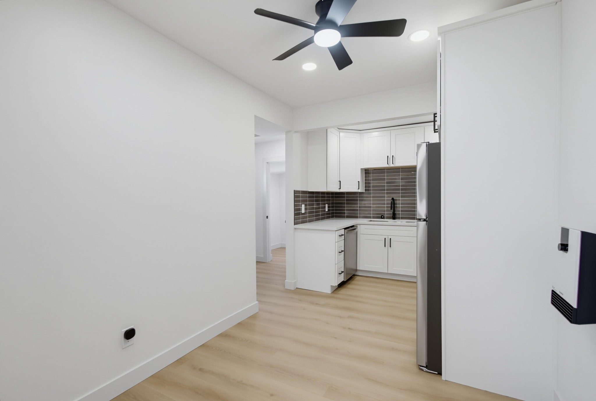 Virtual tour photo 14 of 22 for 3021 Martin Ave
