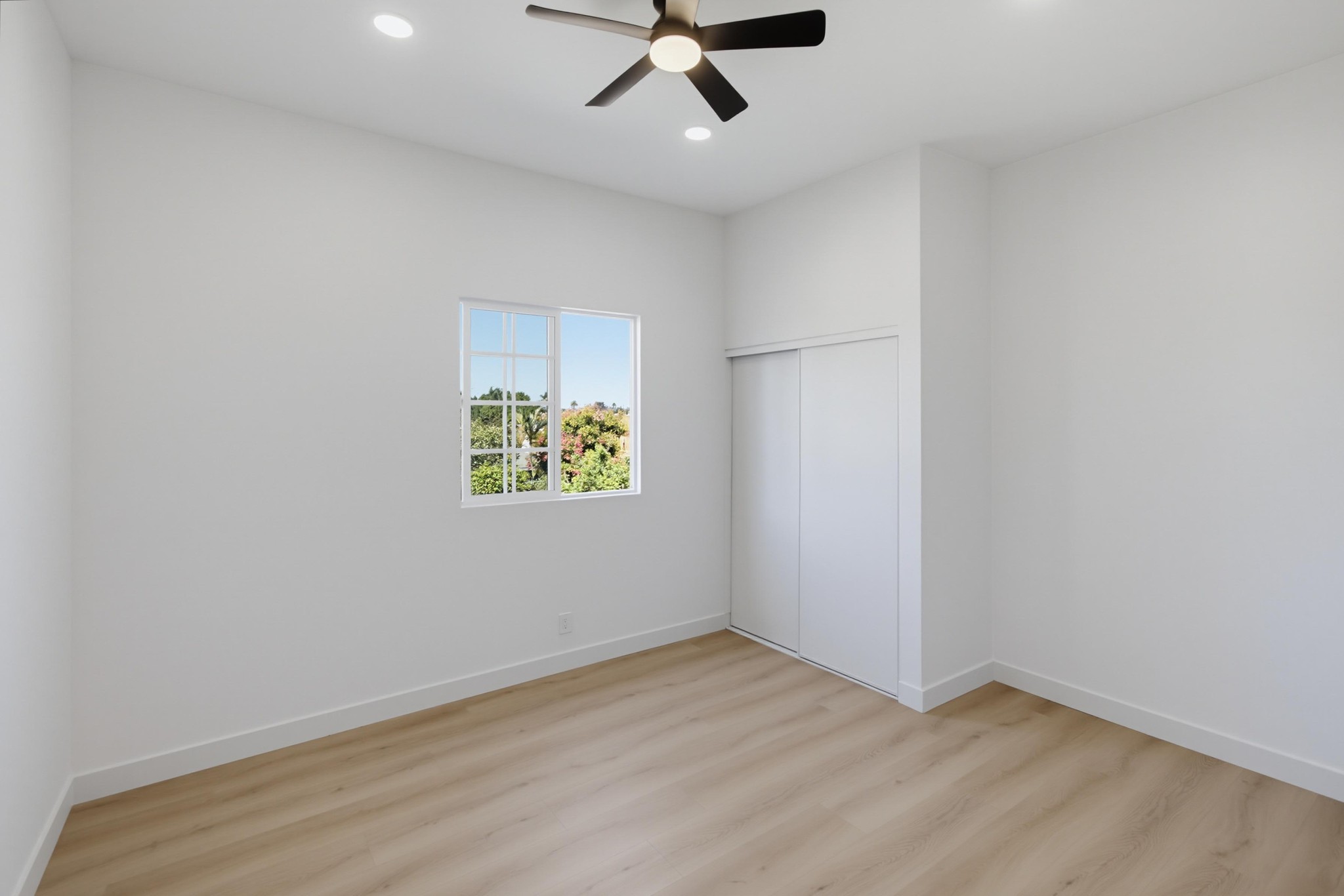 Virtual tour photo 15 of 22 for 3021 Martin Ave