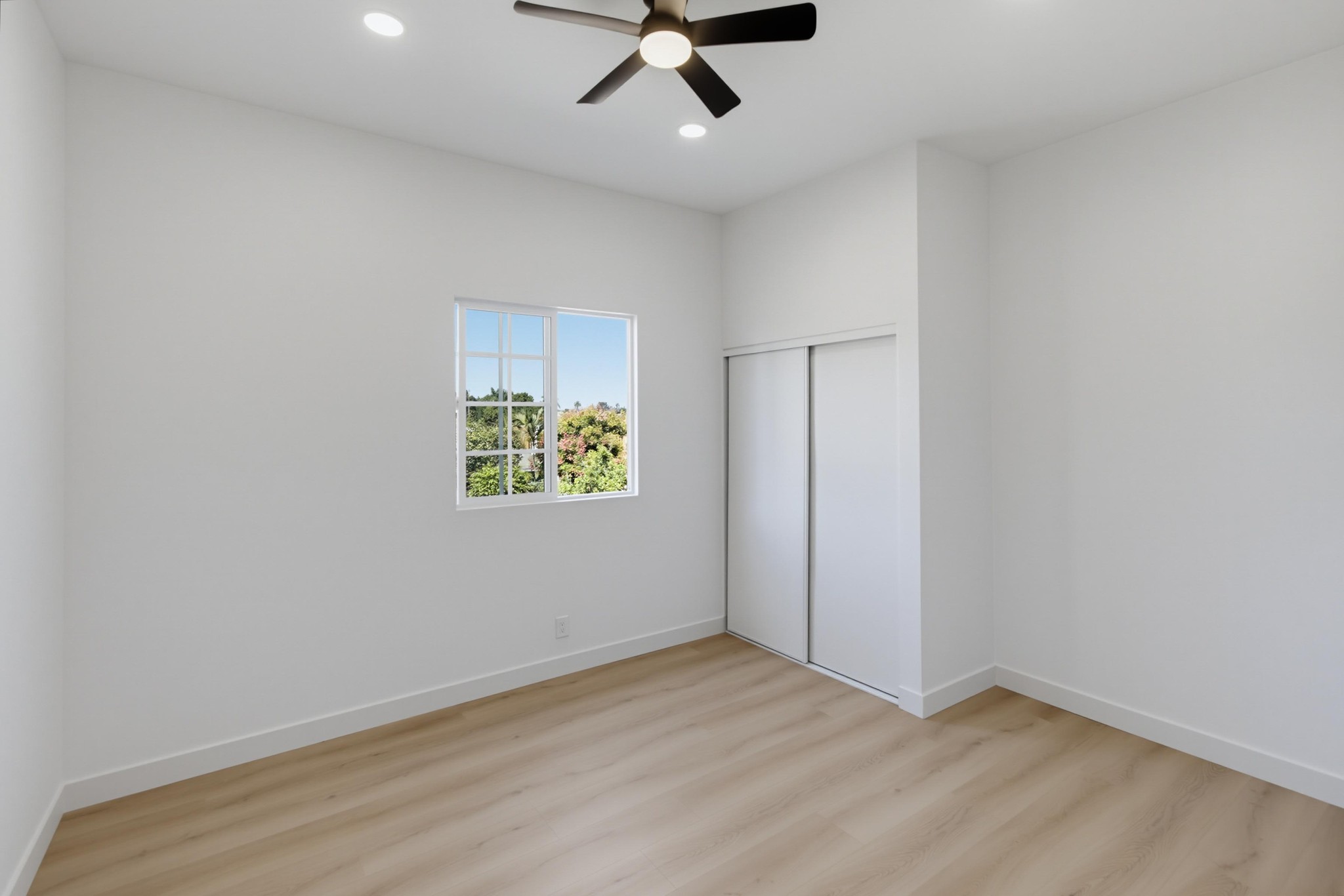 Virtual tour photo 18 of 22 for 3021 Martin Ave