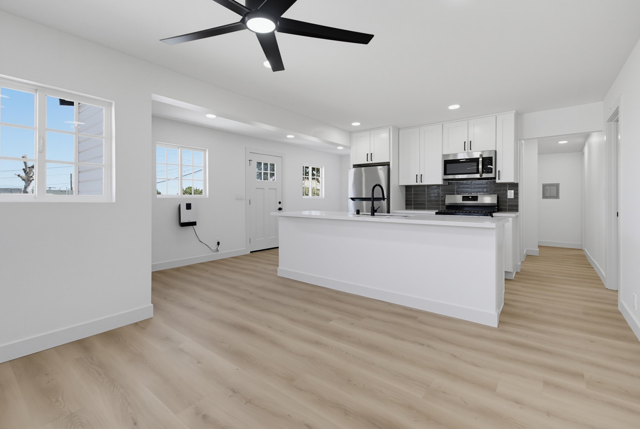 Virtual tour photo 7 of 33 for 3023 Martin Ave