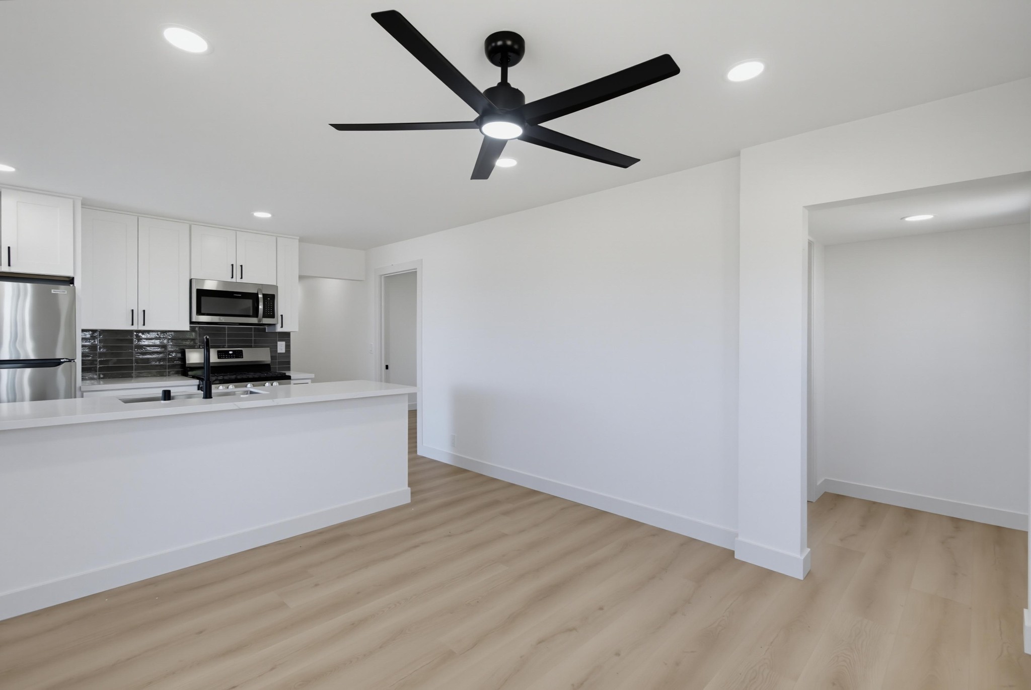 Virtual tour photo 8 of 33 for 3023 Martin Ave