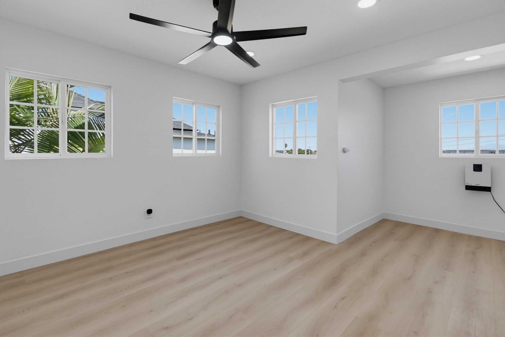 Virtual tour photo 9 of 33 for 3023 Martin Ave