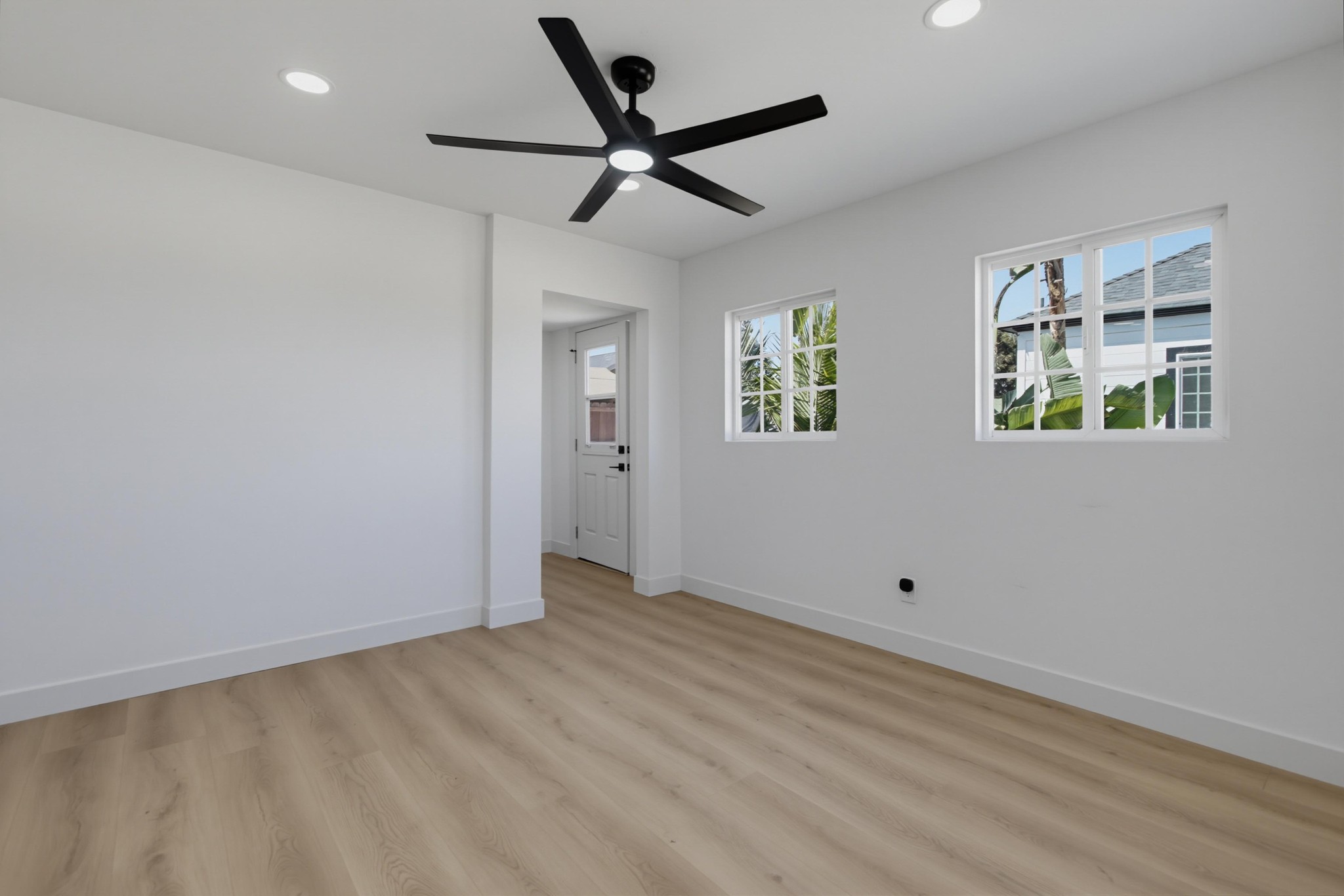 Virtual tour photo 10 of 33 for 3023 Martin Ave