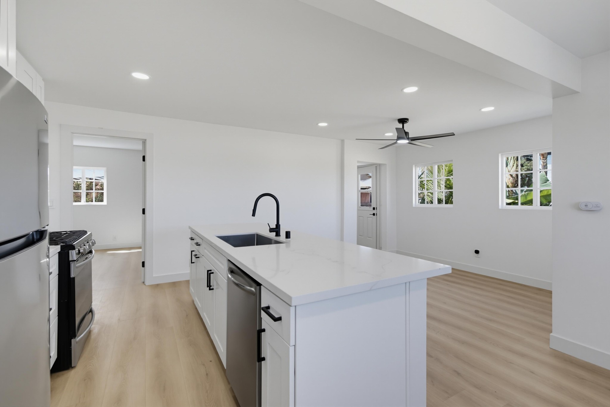 Virtual tour photo 13 of 33 for 3023 Martin Ave