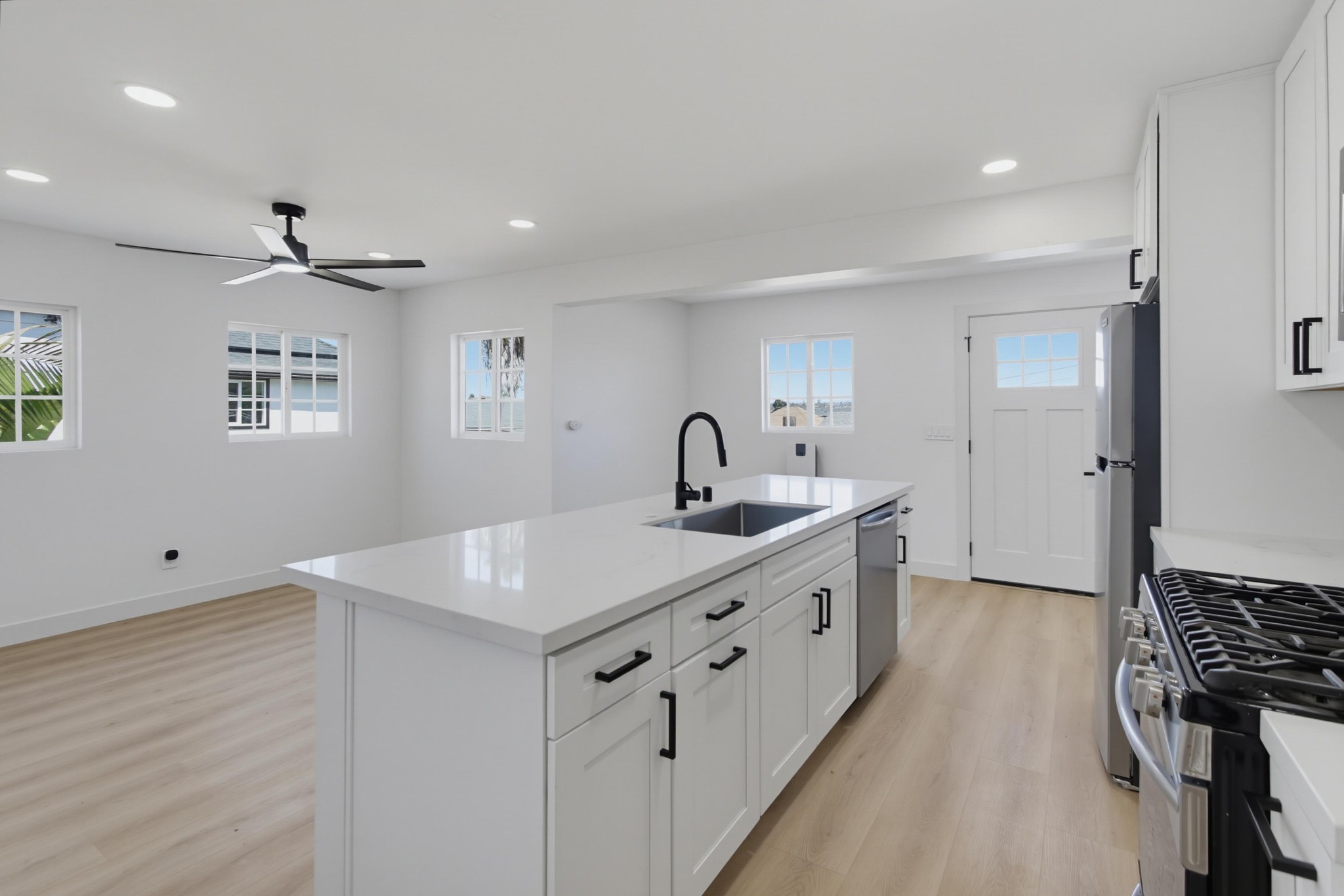 Virtual tour photo 14 of 33 for 3023 Martin Ave