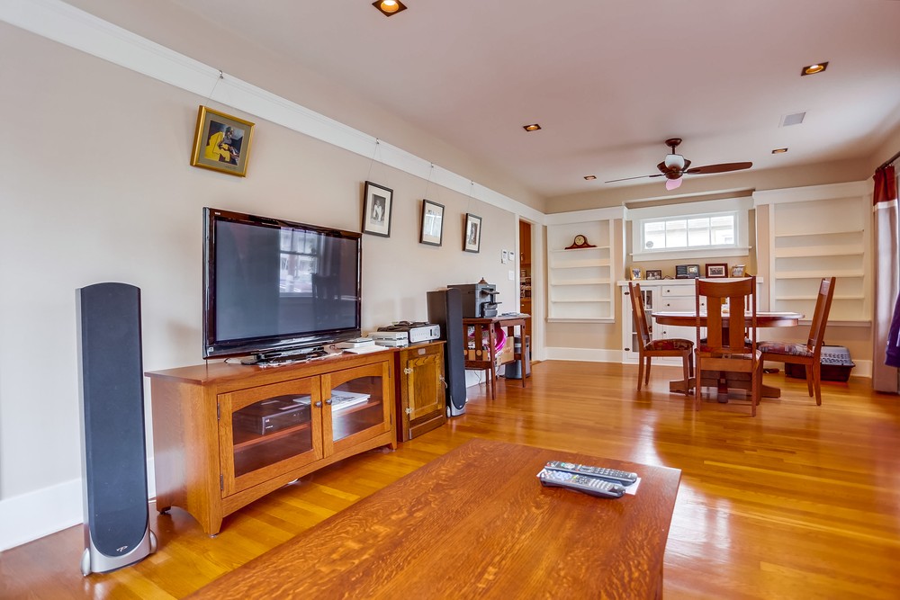 Virtual tour photo 10 of 37 for 3025 Palm St