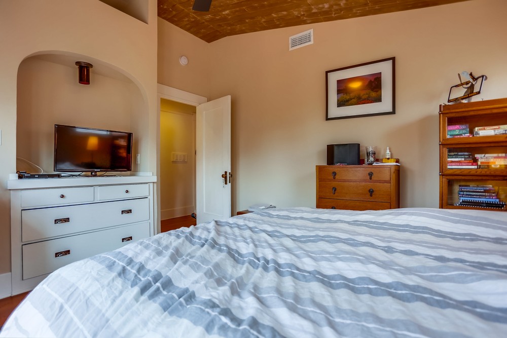 Virtual tour photo 22 of 37 for 3025 Palm St