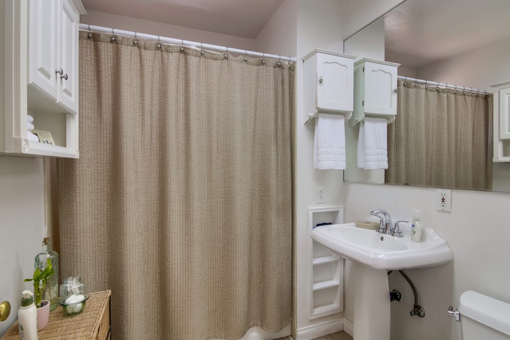 Virtual tour photo 33 of 44 for 3025 Quimby St
