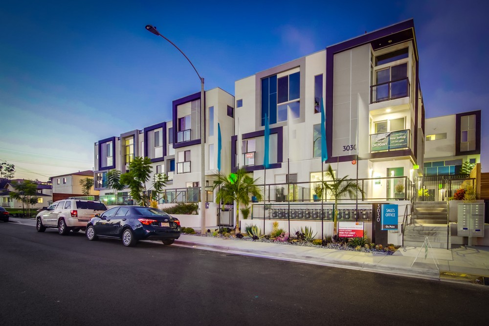 Virtual tour photo 1 of 118 for 3030 Jarvis St #15