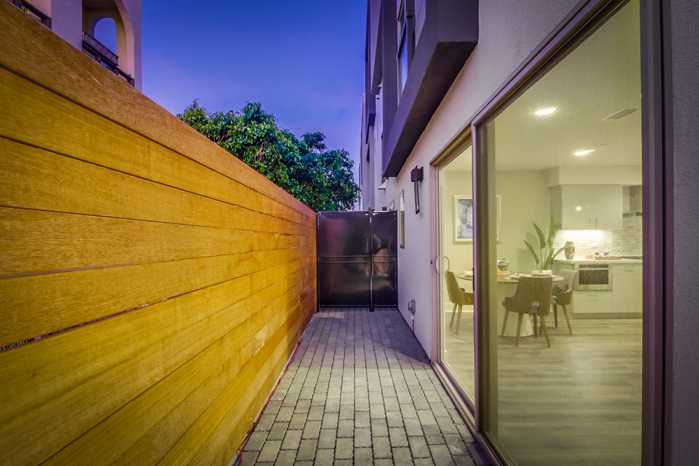 Virtual tour photo 8 of 118 for 3030 Jarvis St #15