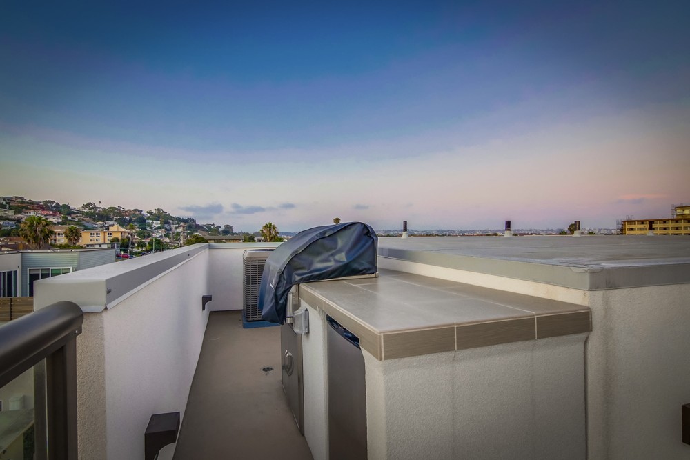 Virtual tour photo 13 of 118 for 3030 Jarvis St #15