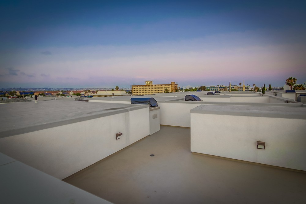 Virtual tour photo 20 of 118 for 3030 Jarvis St #15