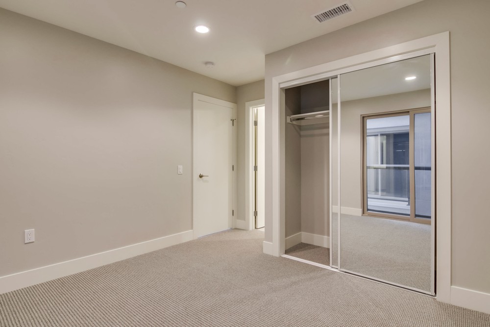 Virtual tour photo 59 of 118 for 3030 Jarvis St #15