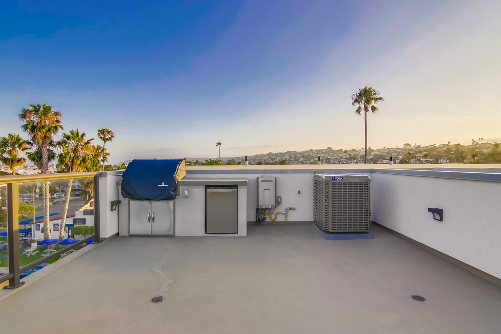 Virtual tour photo 112 of 118 for 3030 Jarvis St #15