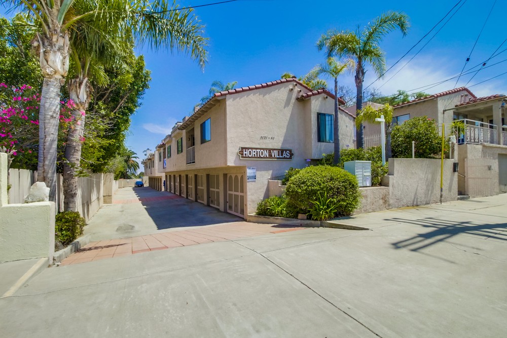 Virtual tour photo 3 of 40 for 3032 Horton Ave