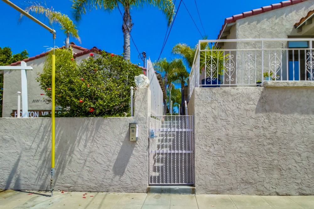 Virtual tour photo 4 of 40 for 3032 Horton Ave