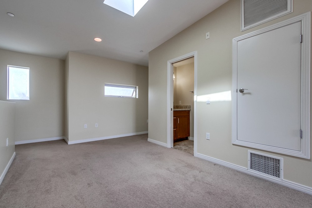 Virtual tour photo 36 of 66 for 3033 Adams Ave #2