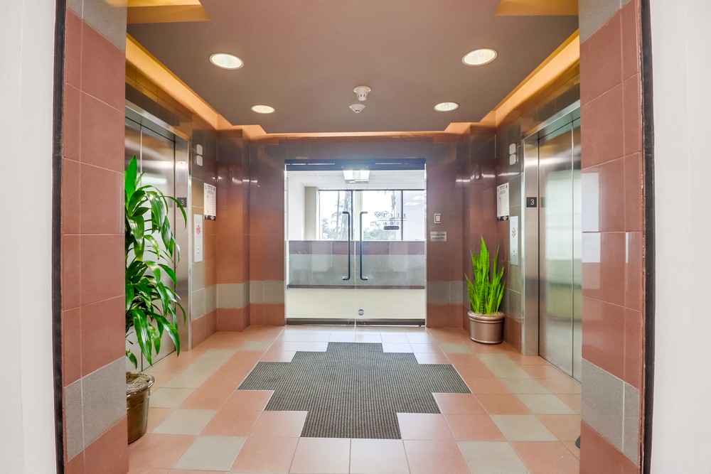Virtual tour photo 5 of 60 for 3033 Fifth Ave #300