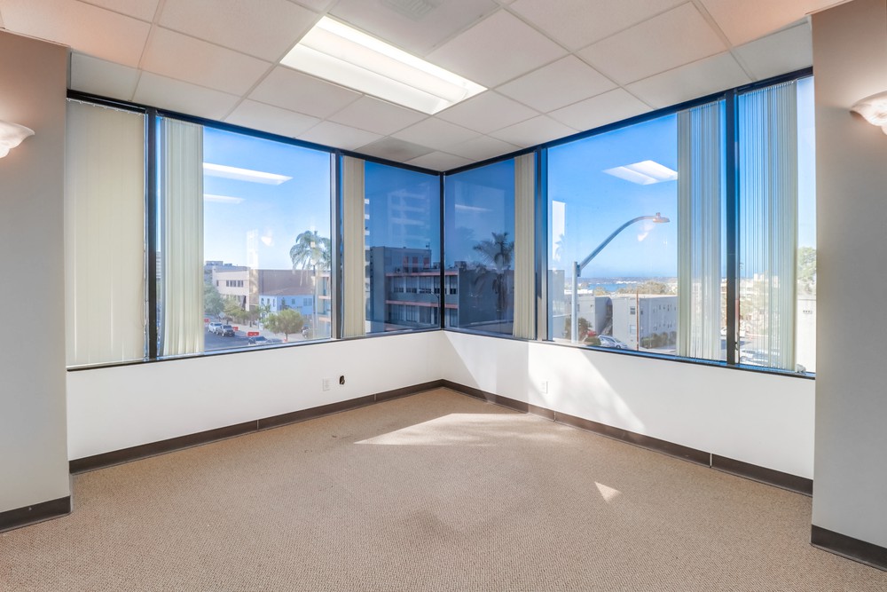 Virtual tour photo 8 of 60 for 3033 Fifth Ave #300