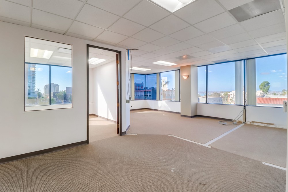 Virtual tour photo 11 of 60 for 3033 Fifth Ave #300