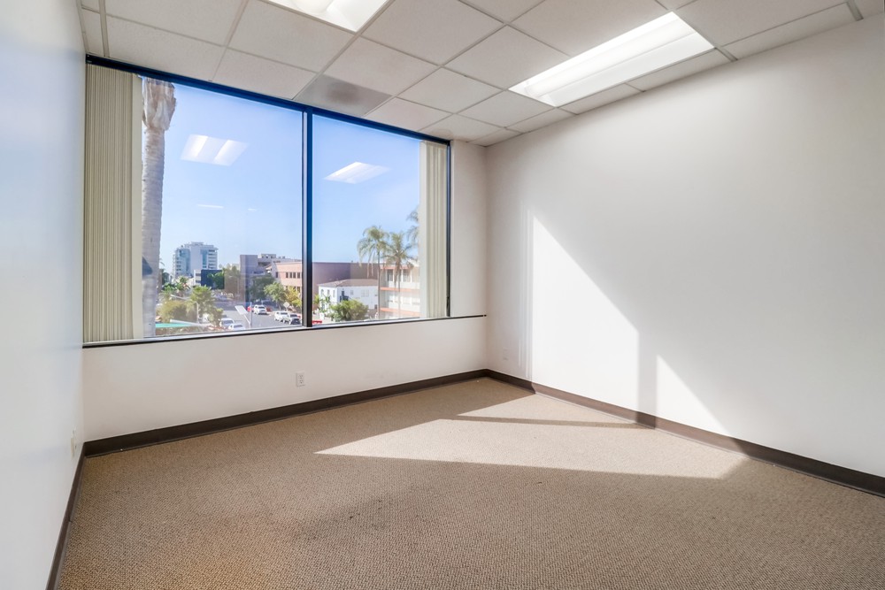 Virtual tour photo 13 of 60 for 3033 Fifth Ave #300