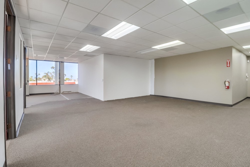 Virtual tour photo 17 of 60 for 3033 Fifth Ave #300