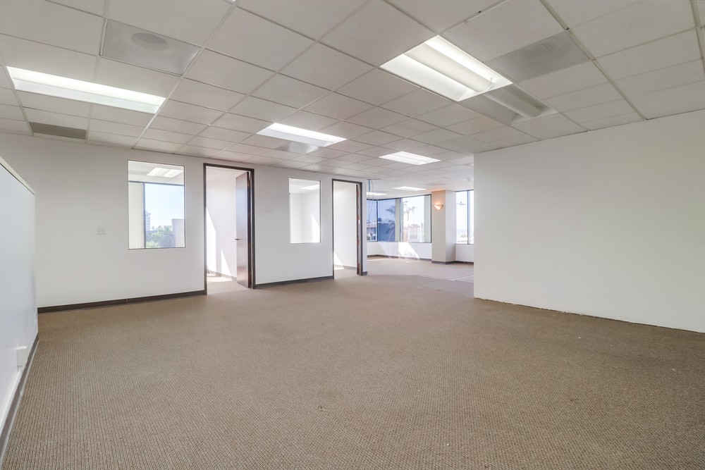 Virtual tour photo 19 of 60 for 3033 Fifth Ave #300