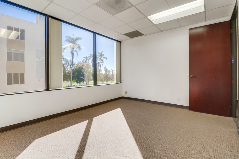 Virtual tour photo 23 of 60 for 3033 Fifth Ave #300