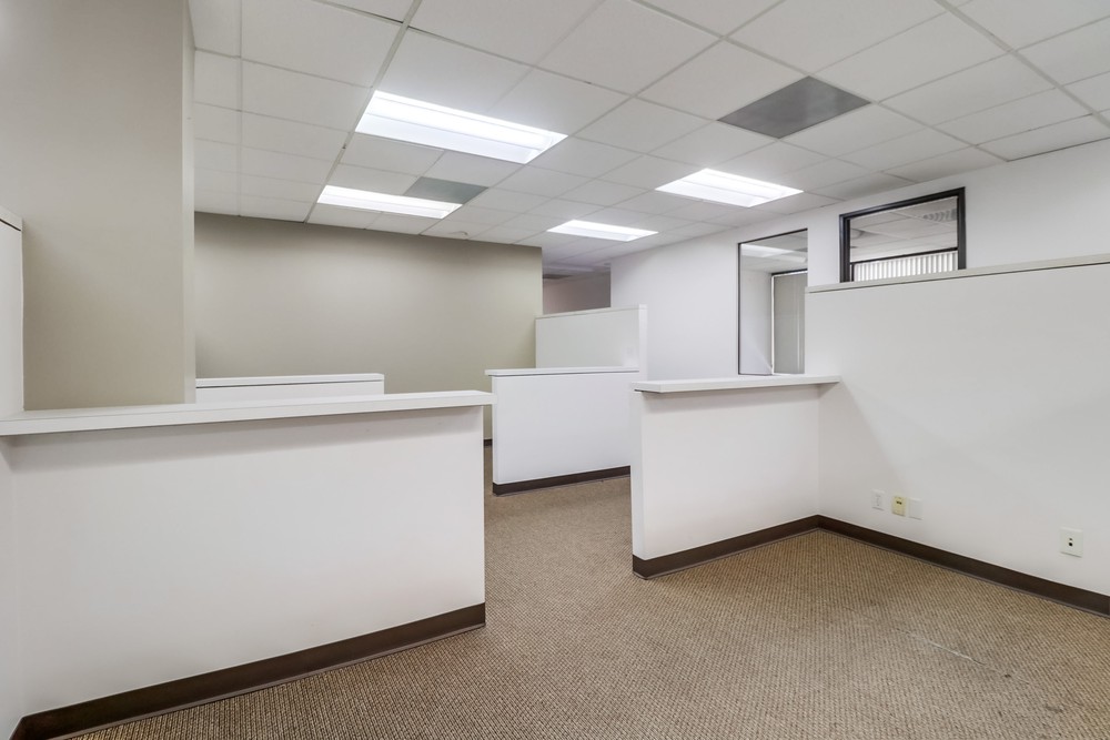 Virtual tour photo 27 of 60 for 3033 Fifth Ave #300