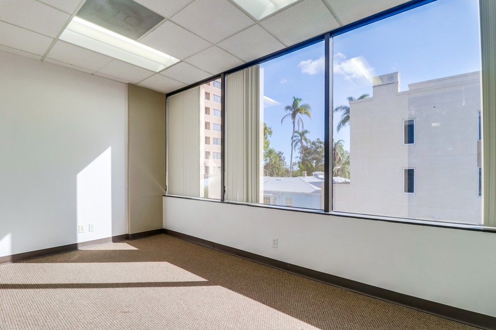 Virtual tour photo 30 of 60 for 3033 Fifth Ave #300