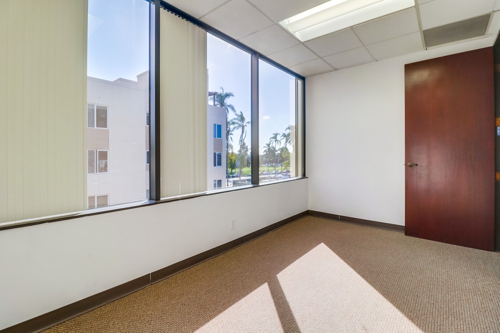 Virtual tour photo 31 of 60 for 3033 Fifth Ave #300