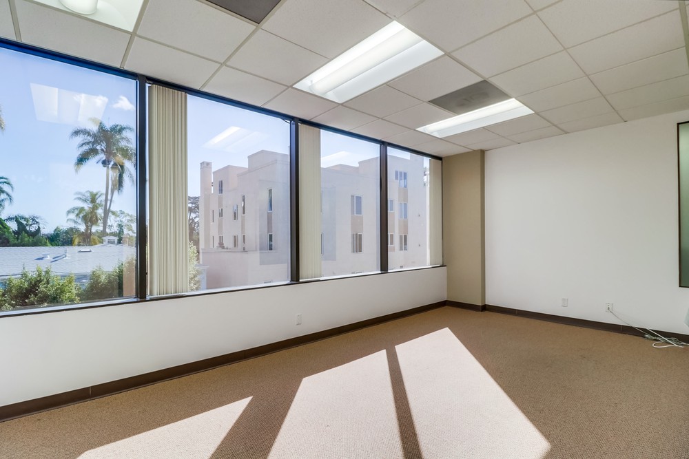 Virtual tour photo 36 of 60 for 3033 Fifth Ave #300