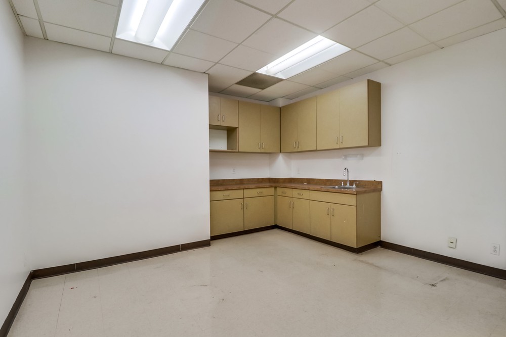 Virtual tour photo 40 of 60 for 3033 Fifth Ave #300