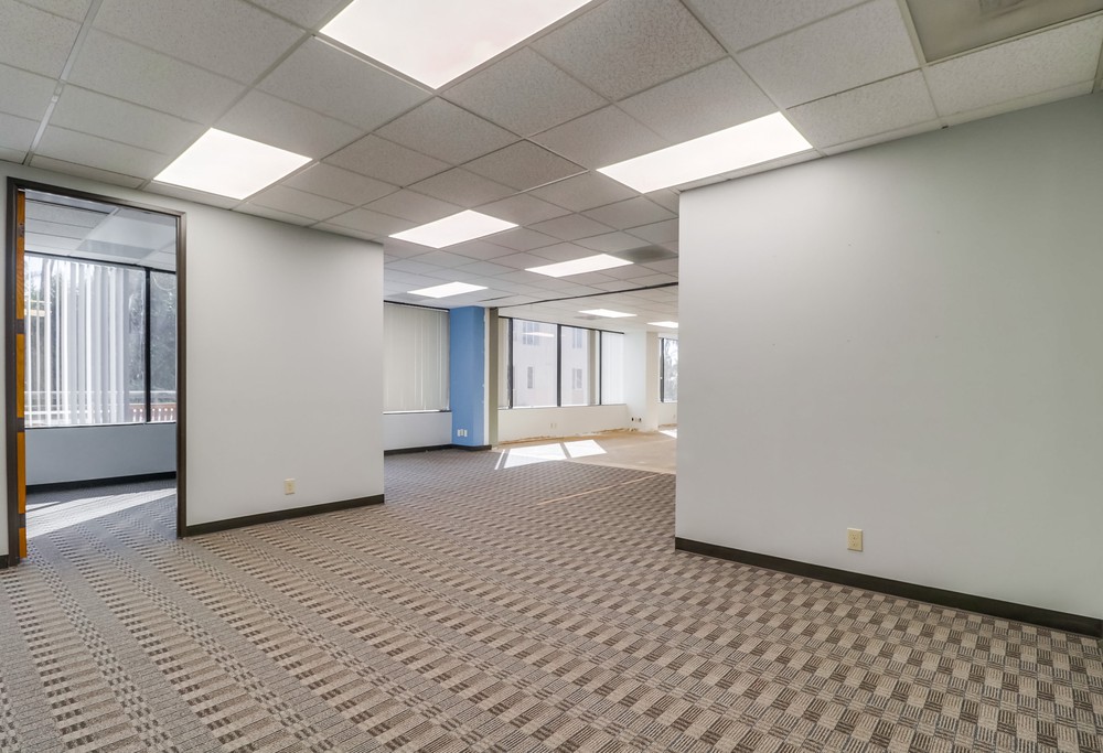 Virtual tour photo 42 of 60 for 3033 Fifth Ave #300