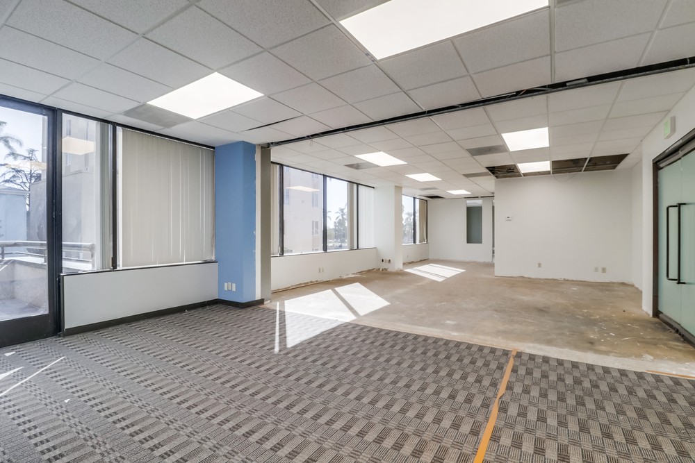 Virtual tour photo 44 of 60 for 3033 Fifth Ave #300