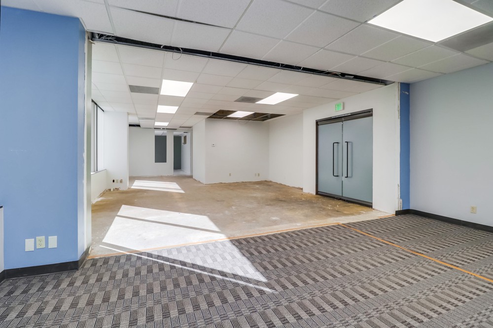 Virtual tour photo 45 of 60 for 3033 Fifth Ave #300