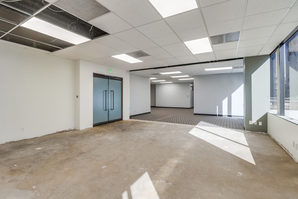 Virtual tour photo 50 of 60 for 3033 Fifth Ave #300